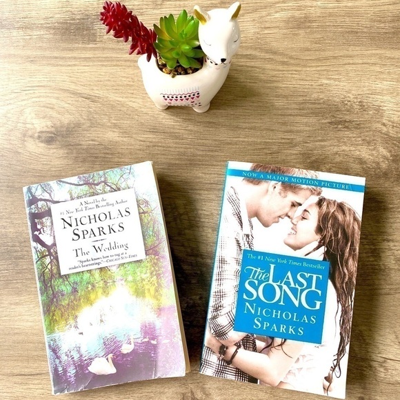 𝅺nicholas Sparks Books - Picture 2 of 8
